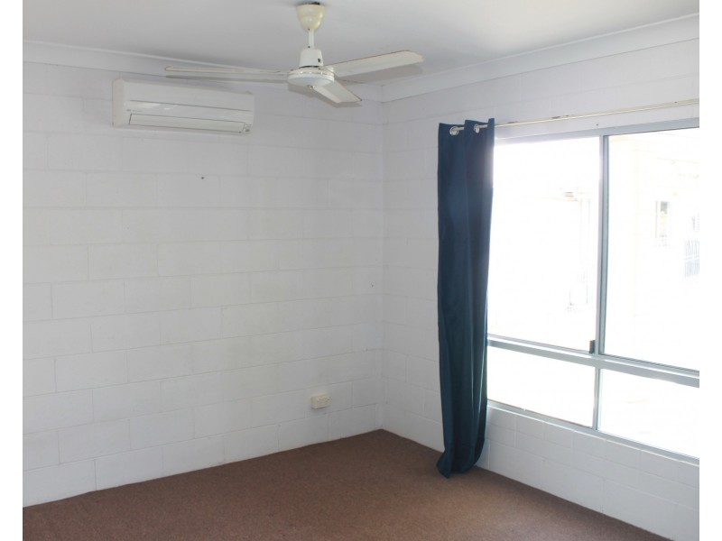 Unit 1 & 2/32 Lomandra Street, Boyne Island QLD 4680