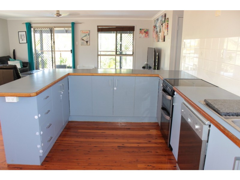 18 Lomandra Street, Boyne Island QLD 4680