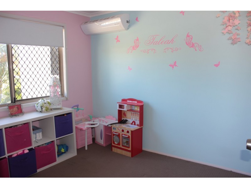 18 Lomandra Street, Boyne Island QLD 4680