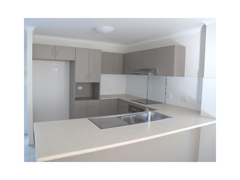 4/10 Arthur Street, Boyne Island QLD 4680