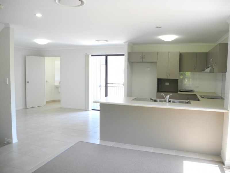 4/10 Arthur Street, Boyne Island QLD 4680
