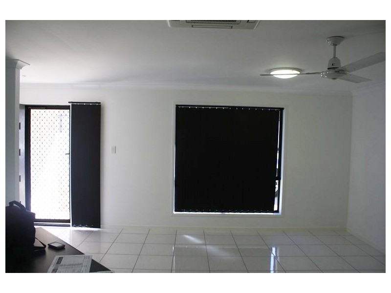 2/18 Bauhinia Street, Boyne Island QLD 4680