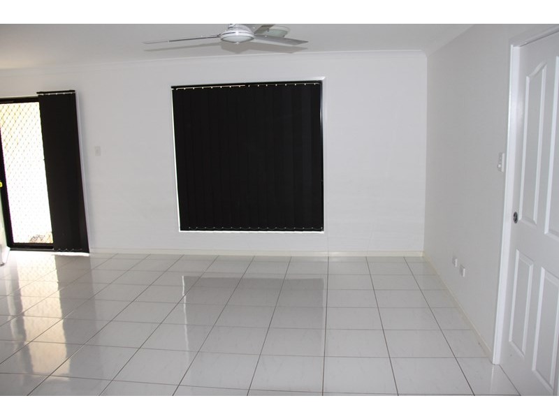 2/18 Bauhinia Street, Boyne Island QLD 4680