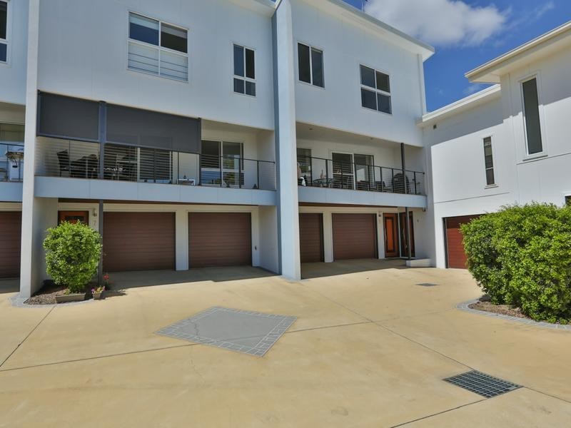 3/30 BEACH AVENUE, Tannum Sands QLD 4680