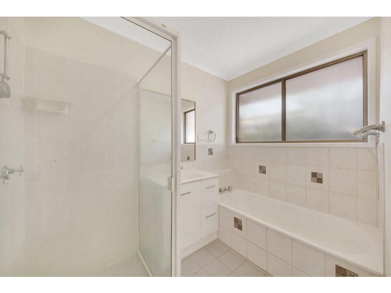 2 Davina Street, Boyne Island QLD 4680