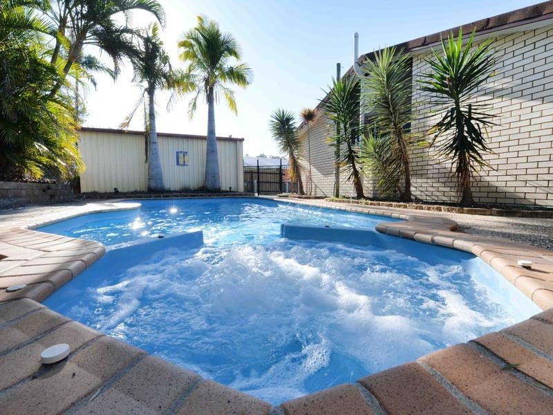 1/15 Carinya Drive, Clinton QLD 4680