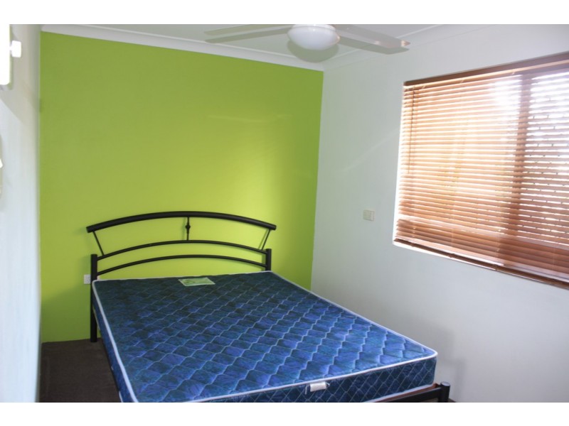 1/15 Carinya Drive, Clinton QLD 4680