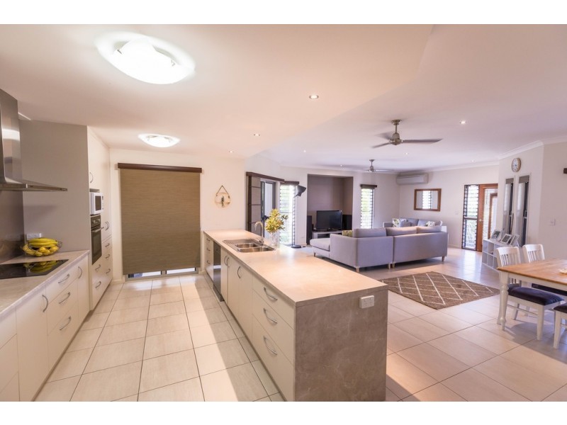 7 Caitlin Court, Boyne Island QLD 4680