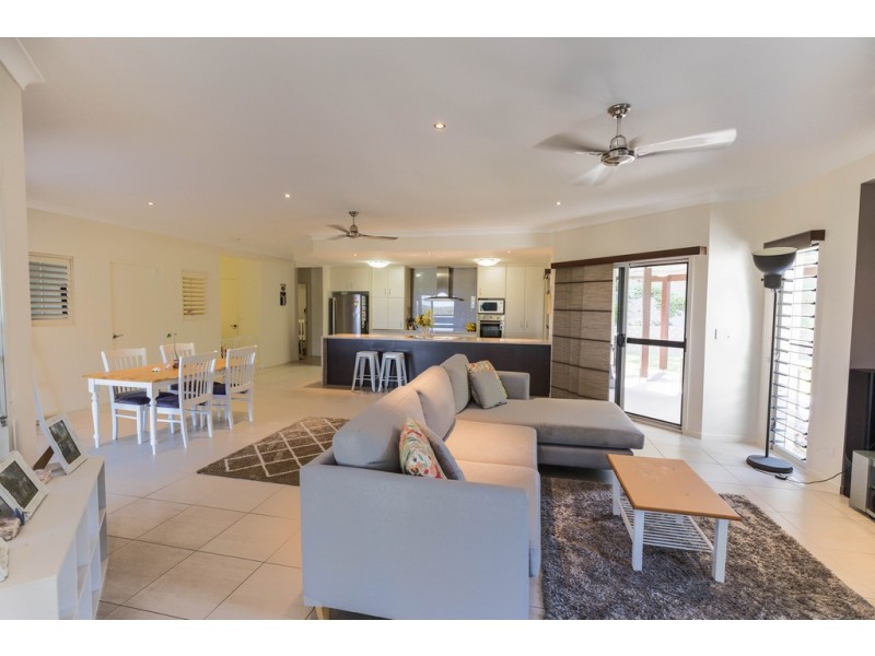 7 Caitlin Court, Boyne Island QLD 4680