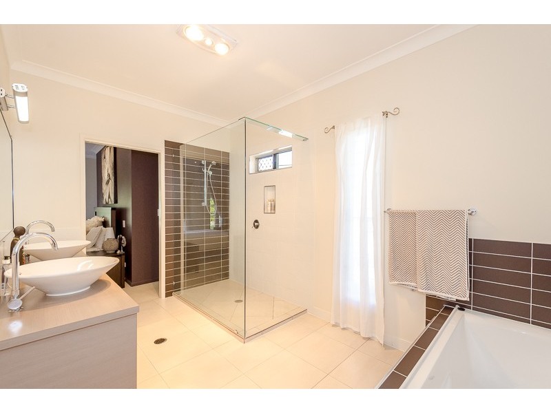 7 Caitlin Court, Boyne Island QLD 4680