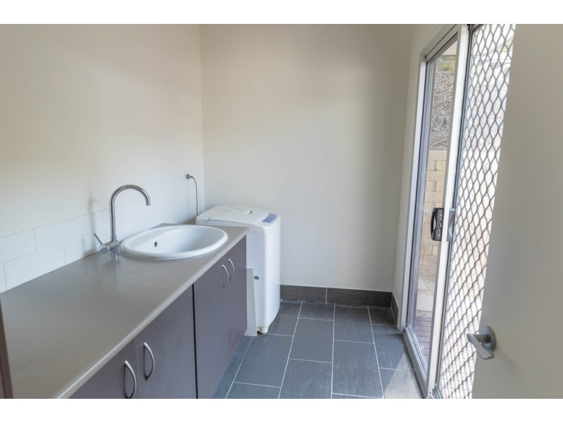 7 Caitlin Court, Boyne Island QLD 4680