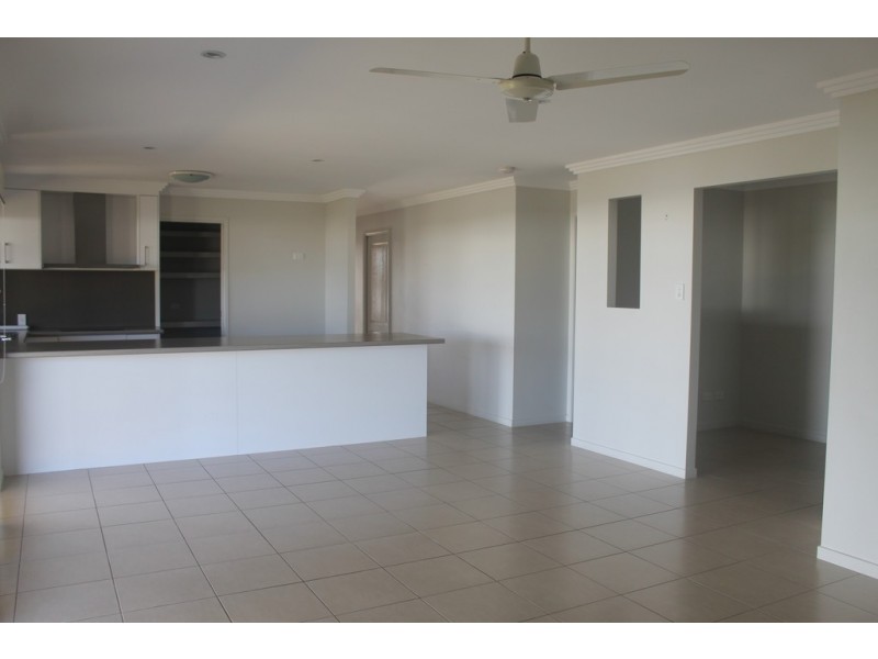 14 Melanie Court, Boyne Island QLD 4680