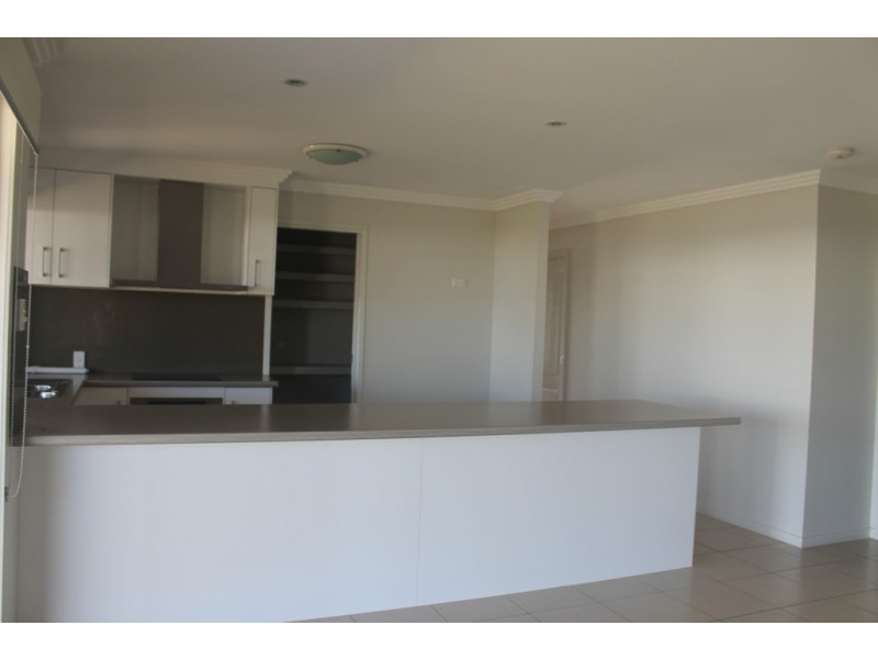 14 Melanie Court, Boyne Island QLD 4680