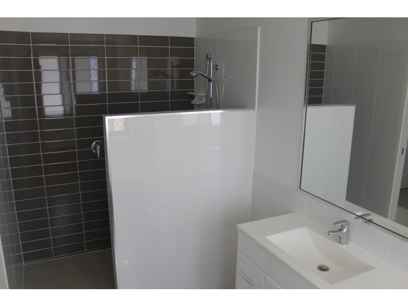 14 Melanie Court, Boyne Island QLD 4680