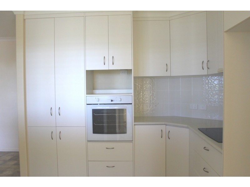 6 Swains Court, Boyne Island QLD 4680