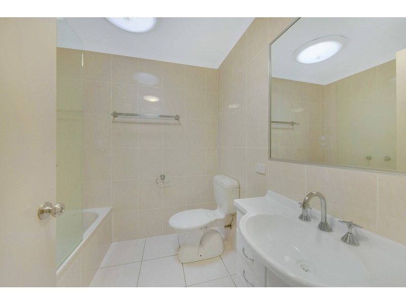 4/18 PACIFIC AVENUE, Tannum Sands QLD 4680