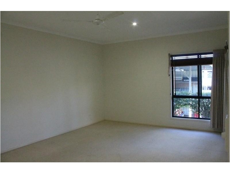 25 PRYDE STREET, Tannum Sands QLD 4680