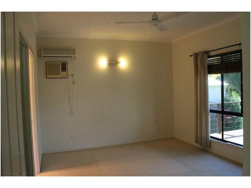 25 PRYDE STREET, Tannum Sands QLD 4680