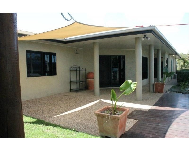 25 PRYDE STREET, Tannum Sands QLD 4680