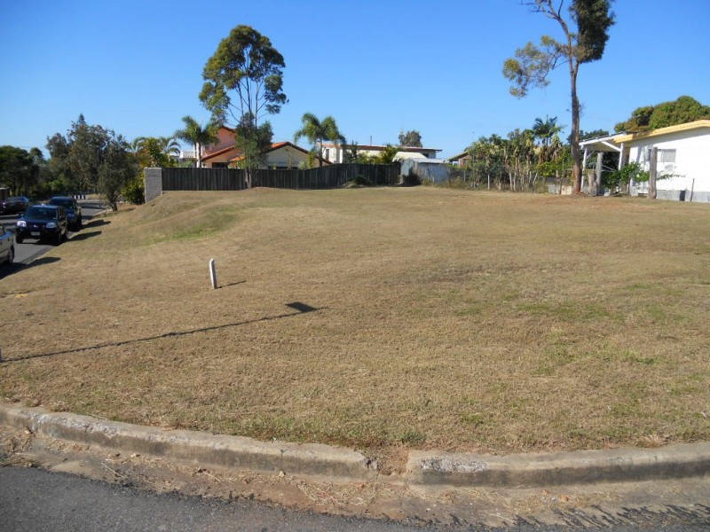 34 BOOTH AVENUE, Tannum Sands QLD 4680