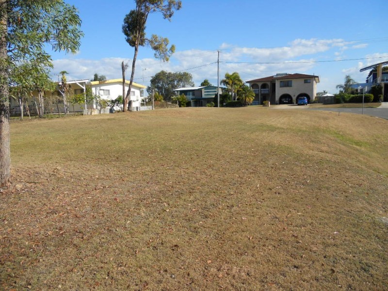 34 BOOTH AVENUE, Tannum Sands QLD 4680