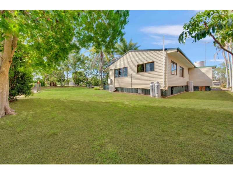 12 Ronpen Close, Tannum Sands QLD 4680