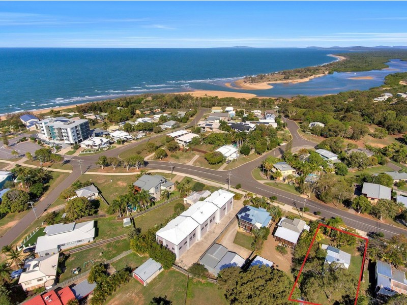 24 PACIFIC AVENUE, Tannum Sands QLD 4680