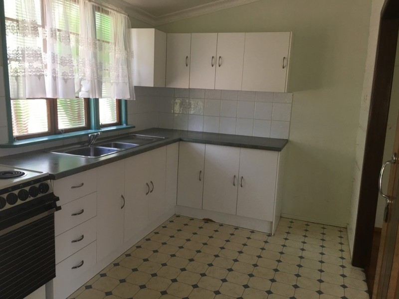 24 PACIFIC AVENUE, Tannum Sands QLD 4680