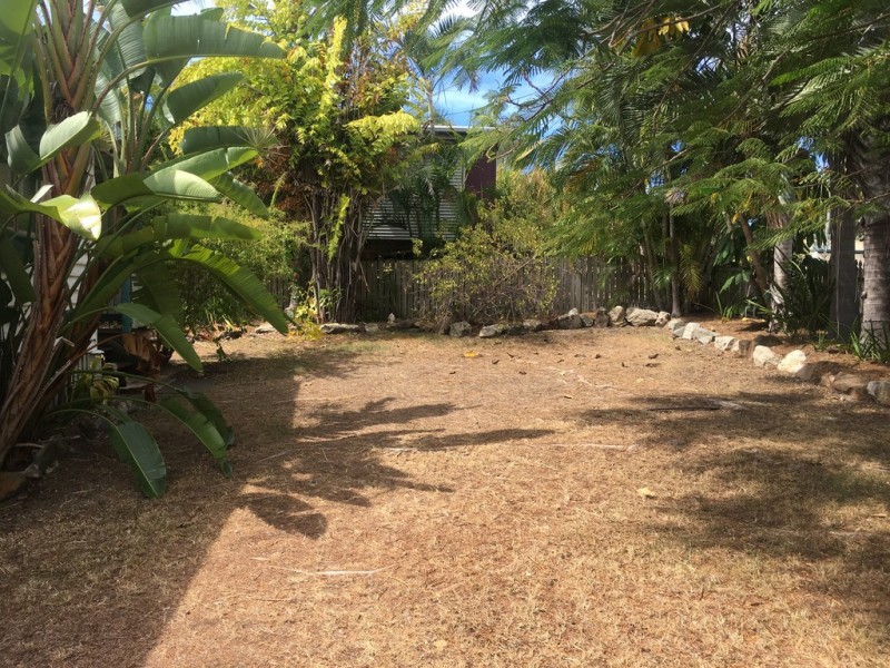 24 PACIFIC AVENUE, Tannum Sands QLD 4680