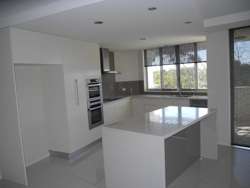 3/2 THE PROMENADE, Boyne Island QLD 4680