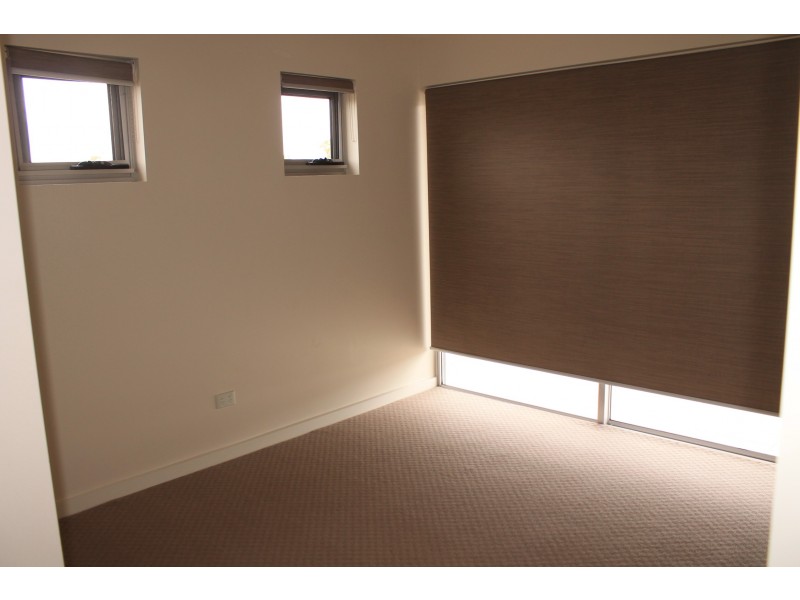 3/2 THE PROMENADE, Boyne Island QLD 4680