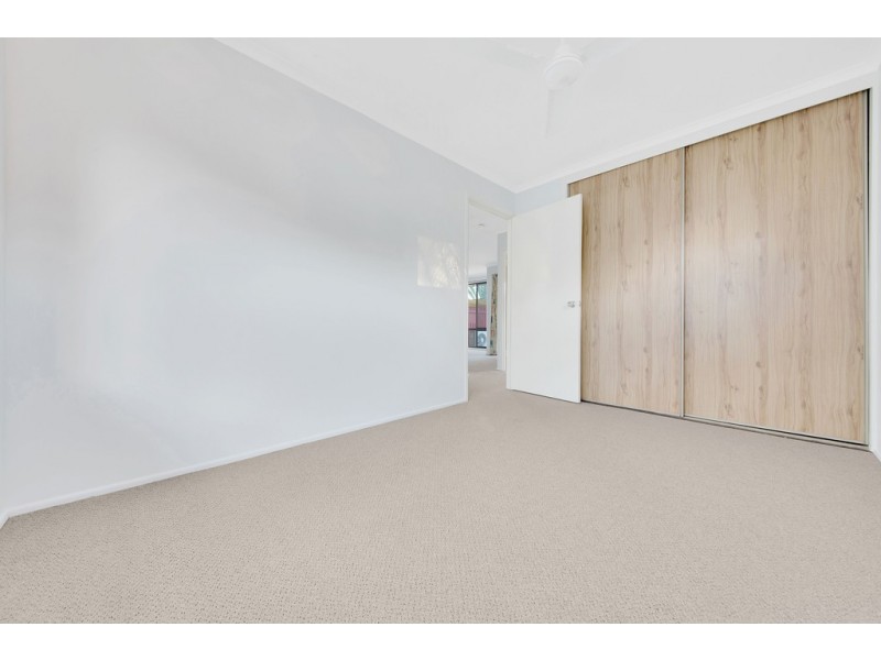 2/48 Katandra Street, Boyne Island QLD 4680