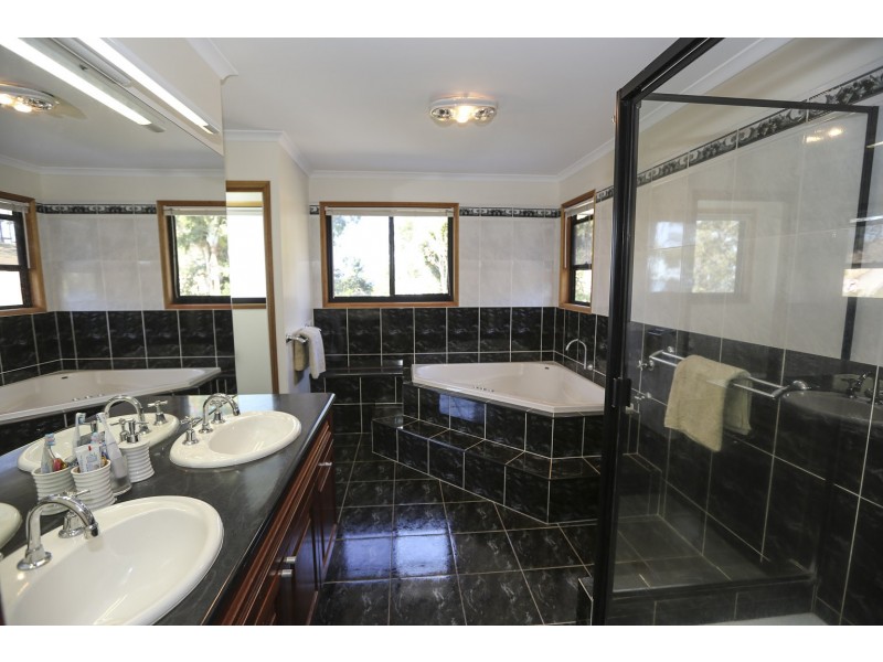 5 Creek Road, Tannum Sands QLD 4680