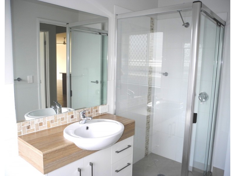 35 Clover Crescent, Boyne Island QLD 4680