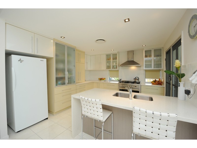 9 Jumbuck Court, Glen Eden QLD 4680