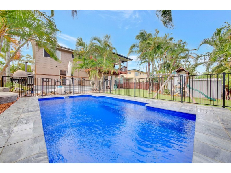 71 Booth Avenue, Tannum Sands QLD 4680