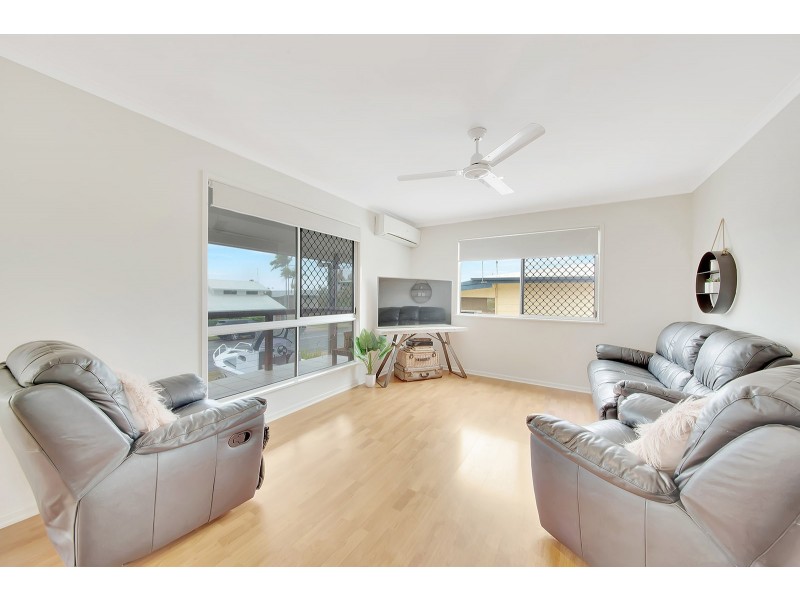71 Booth Avenue, Tannum Sands QLD 4680