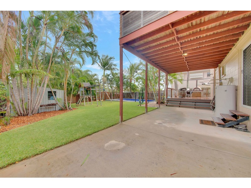71 Booth Avenue, Tannum Sands QLD 4680