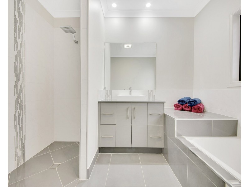 6 Swagman Drive, Benaraby QLD 4680