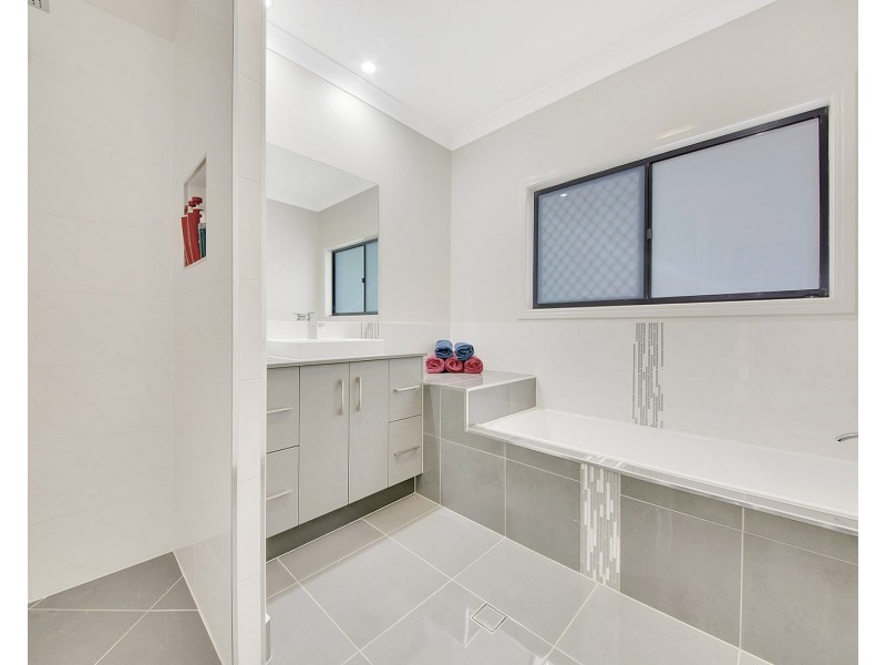 6 Swagman Drive, Benaraby QLD 4680