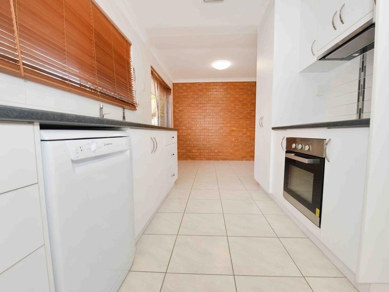 2/15 CARINYA DRIVE, Clinton QLD 4680