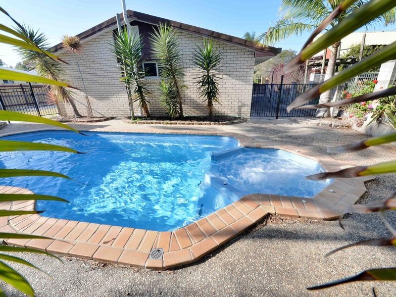 2/15 CARINYA DRIVE, Clinton QLD 4680