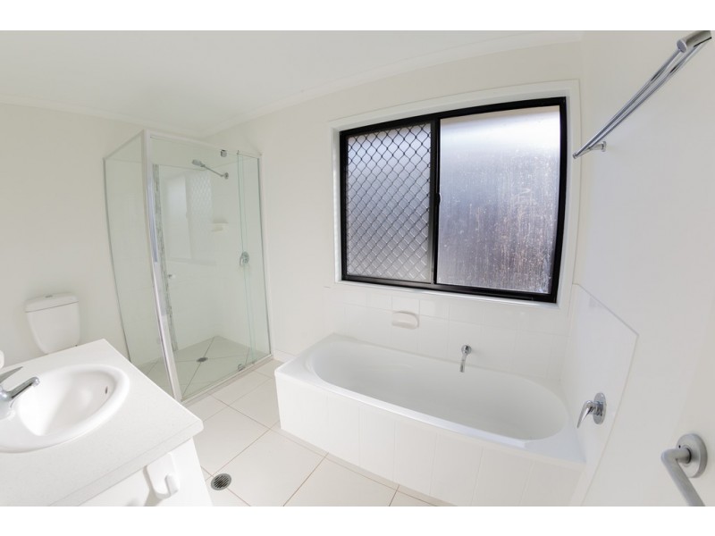 5 Tulipwood Circuit, Boyne Island QLD 4680