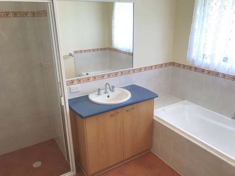 18 DOUGLAS STREET, Tannum Sands QLD 4680