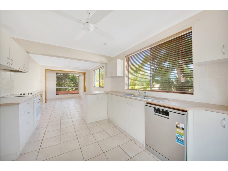 5 Pleasant Avenue, Tannum Sands QLD 4680