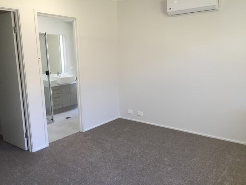21 Jardine Street, Boyne Island QLD 4680