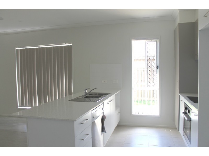 21 Jardine Street, Boyne Island QLD 4680