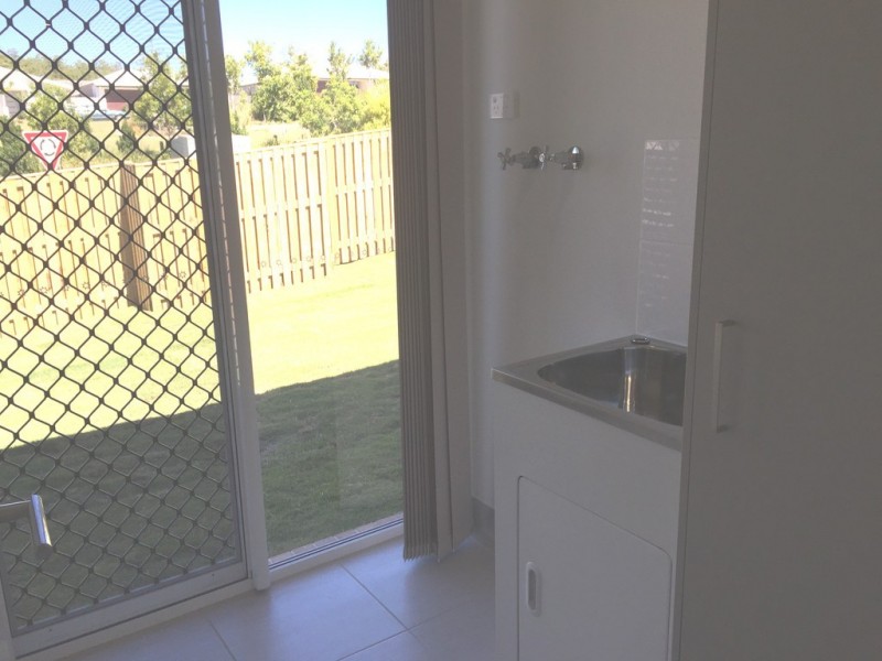 21 Jardine Street, Boyne Island QLD 4680