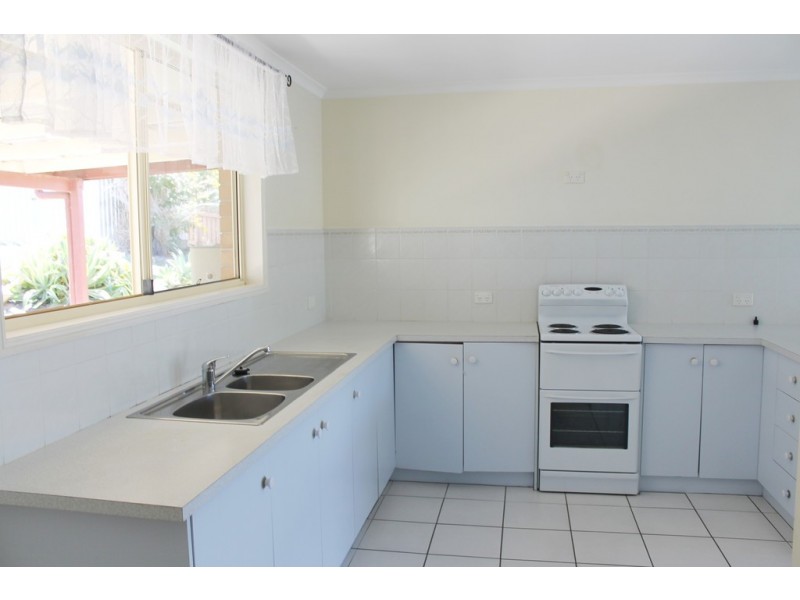 32 BELTANA DRIVE, Boyne Island QLD 4680