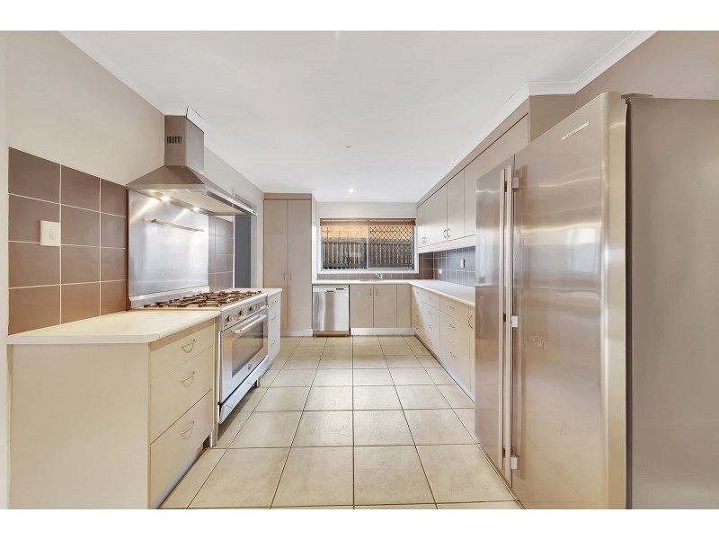 77 Booth Avenue, Tannum Sands QLD 4680